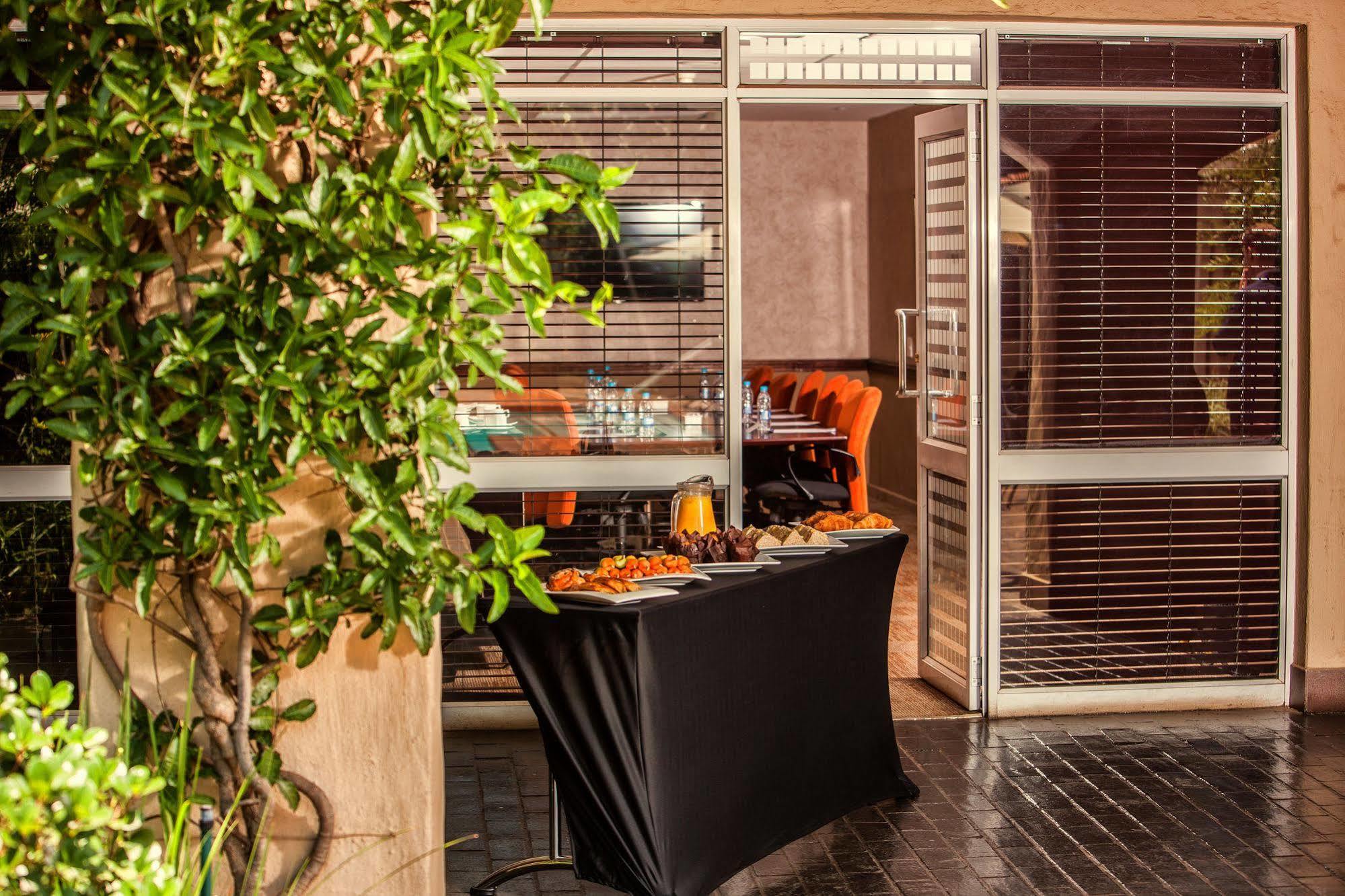 Garden Court Or Tambo International Airport